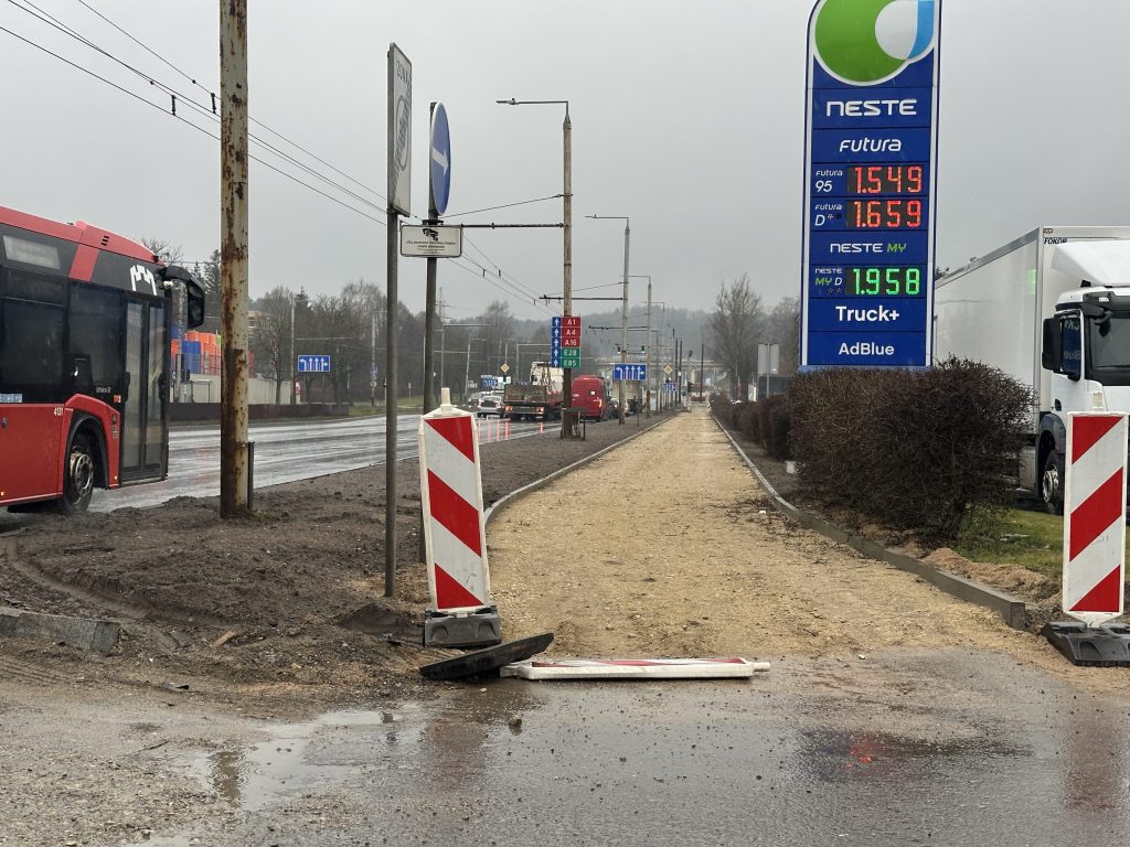 Savanorių pr. (nuo Elektrinės g. iki Titnago g.) dviračių takas (Savanorių pr.) - Bike path - construction photos