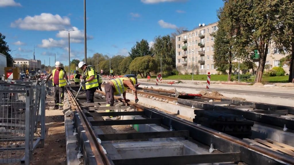 7.tramvaja līnijas pagarinājuma izbūve (Latgales iela, Višķu iela,Lokomotīves iela) - Bike path, Railroad, Street - construction photos