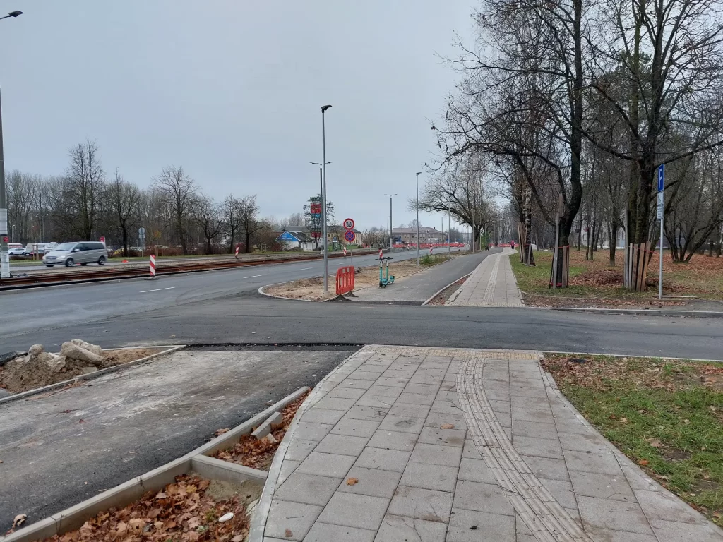 7.tramvaja līnijas pagarinājuma izbūve (Latgales iela, Višķu iela,Lokomotīves iela) - Bike path, Railroad, Street - construction photos