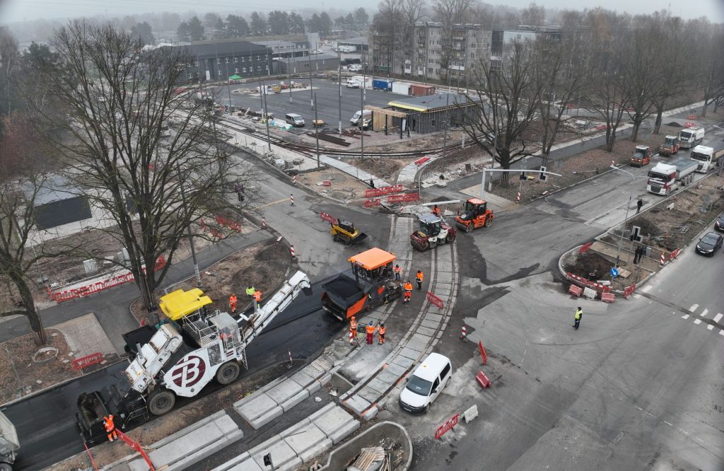 7.tramvaja līnijas pagarinājuma izbūve (Latgales iela, Višķu iela,Lokomotīves iela) - Bike path, Railroad, Street - construction photos