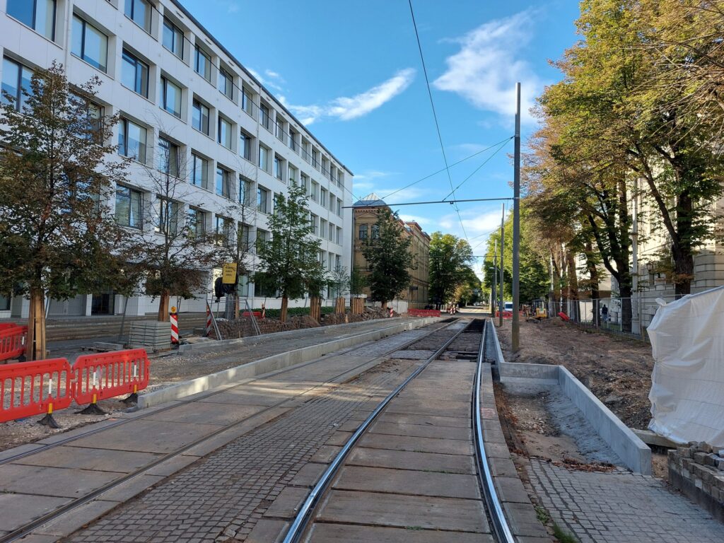 Tramvaju infrastruktūras pārbūve posmā no Ausekļa ielas loka līdz Aspazijas bulvāra/Radio ielas krustojumam (Kronvalda bulvāris, Zigfrīda Annas Meierovica bulvāris, Aspazijas bulvāris) - Dzelzceļš, Iela - būvdarbu attēli