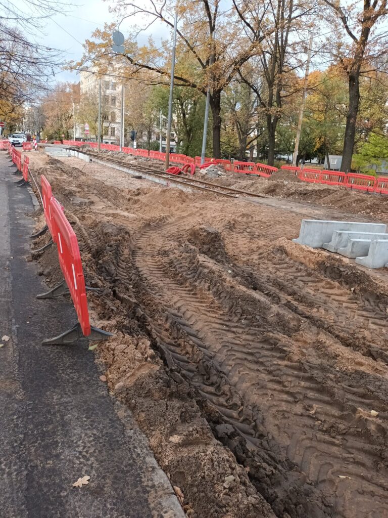 Tramvaju infrastruktūras pārbūve posmā no Ausekļa ielas loka līdz Aspazijas bulvāra/Radio ielas krustojumam (Kronvalda bulvāris, Zigfrīda Annas Meierovica bulvāris, Aspazijas bulvāris) - Dzelzceļš, Iela - būvdarbu attēli