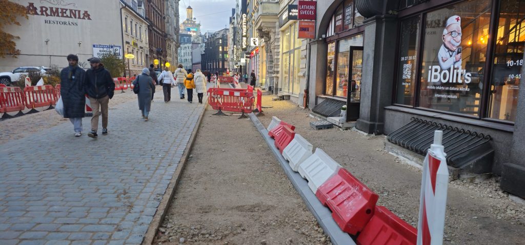 Velojoslu ierīkošana Dzirnavu ielas posmā no Tērbatas ielas līdz Skolas ielai (Dzirnavu iela) - Bike path - construction photos
