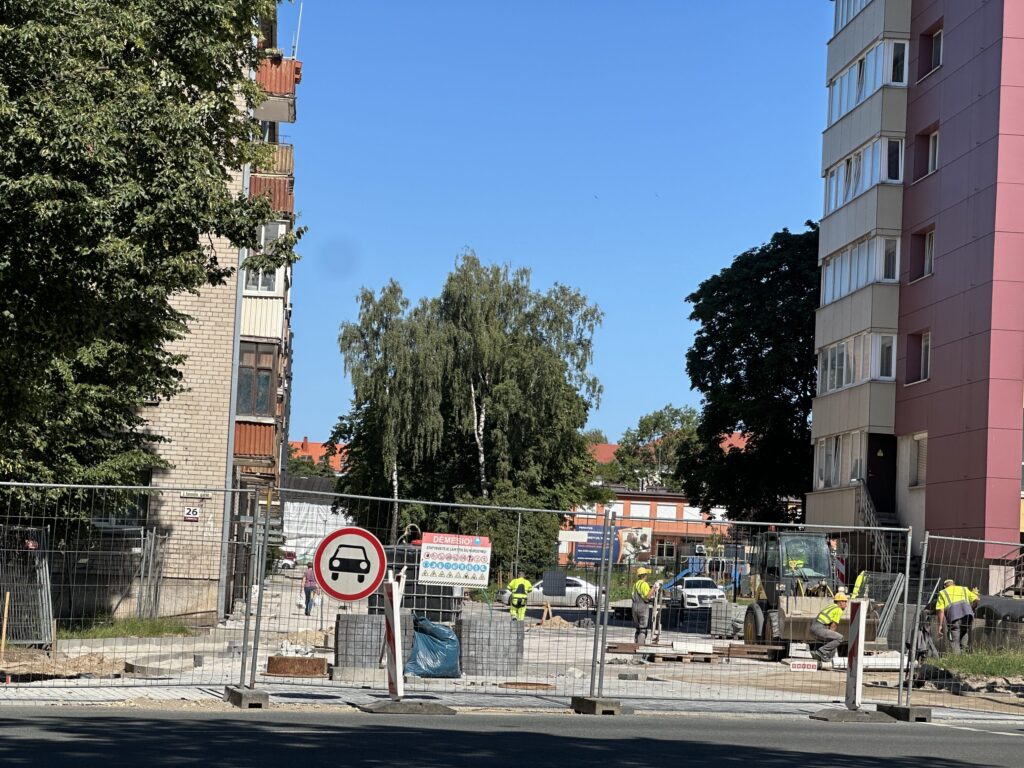 Kiemų sutvarkymas (J. Janonio g. 26, 28, Malūnininkų g. 2, Švyturio g. 8, 10, Smilties Pylimo g. 3, Sportininkų g. 5, 9) - Pedestrian path, Street - construction photos