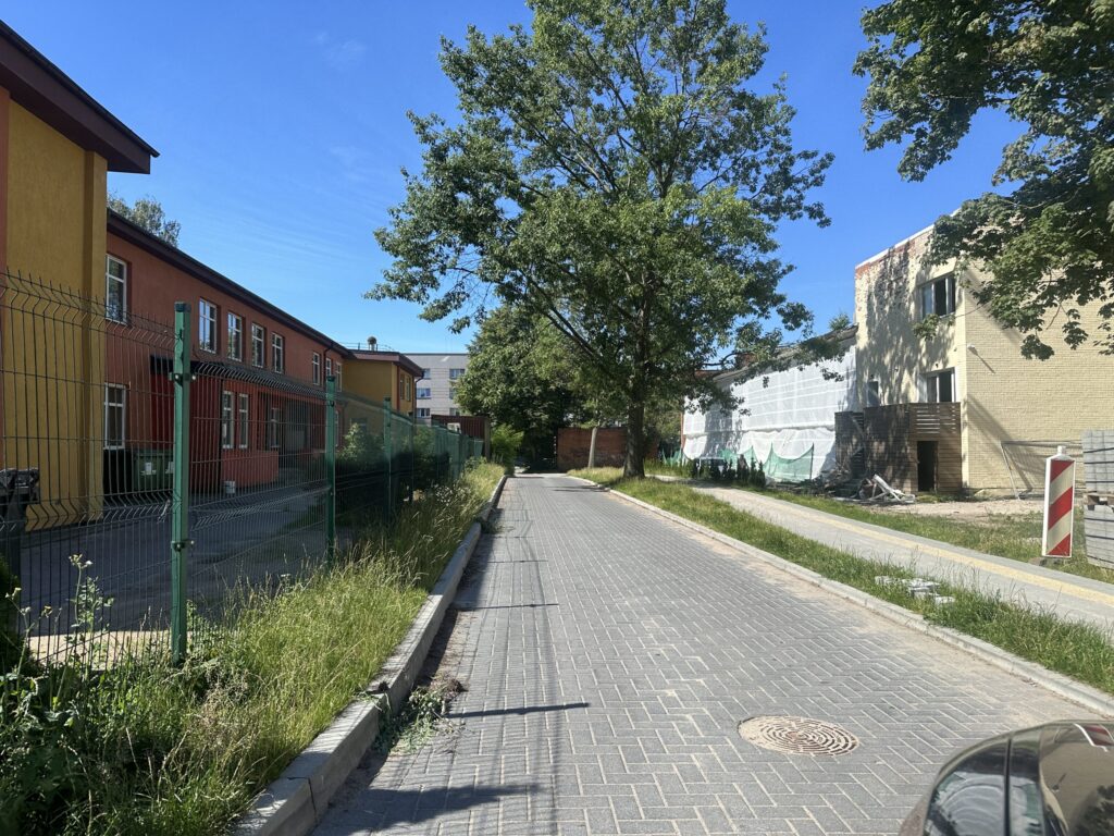 Kiemų sutvarkymas (J. Janonio g. 26, 28, Malūnininkų g. 2, Švyturio g. 8, 10, Smilties Pylimo g. 3, Sportininkų g. 5, 9) - Pedestrian path, Street - construction photos