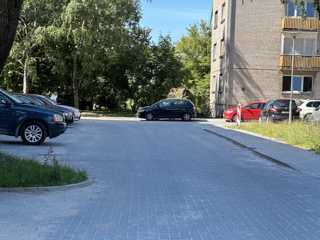 Kiemų sutvarkymas (J. Janonio g. 26, 28, Malūnininkų g. 2, Švyturio g. 8, 10, Smilties Pylimo g. 3, Sportininkų g. 5, 9) - Pedestrian path, Street - construction photos