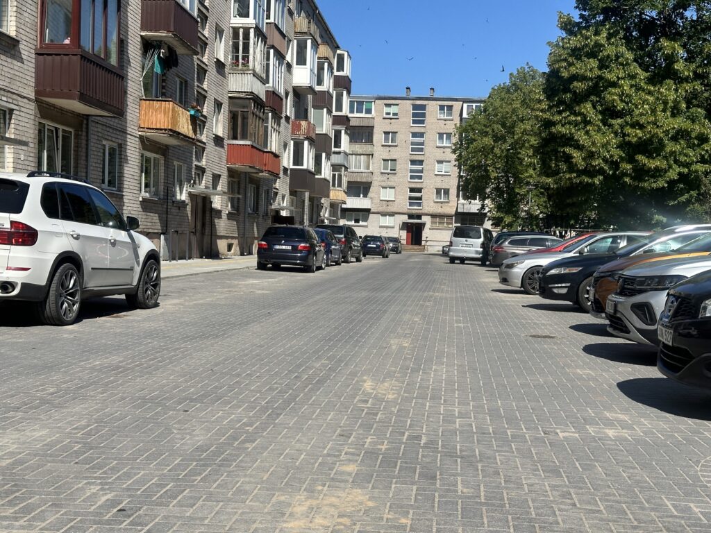 Kiemų sutvarkymas (J. Janonio g. 26, 28, Malūnininkų g. 2, Švyturio g. 8, 10, Smilties Pylimo g. 3, Sportininkų g. 5, 9) - Pedestrian path, Street - construction photos