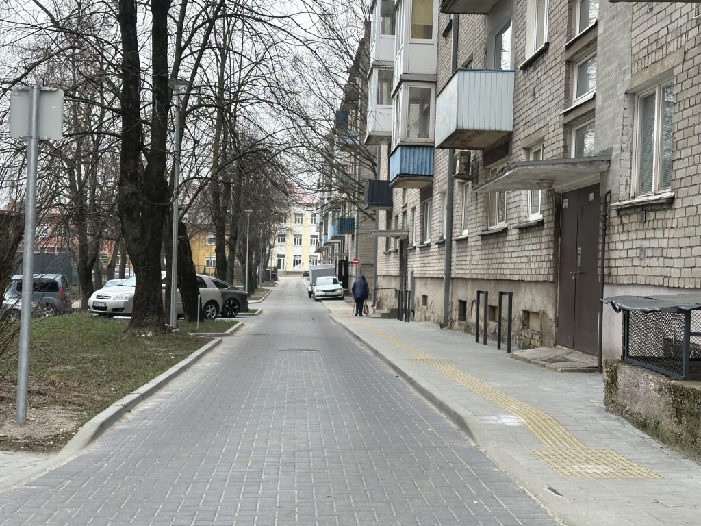 Kiemų sutvarkymas (J. Janonio g. 26, 28, Malūnininkų g. 2, Švyturio g. 8, 10, Smilties Pylimo g. 3, Sportininkų g. 5, 9) - Pedestrian path, Street - construction photos