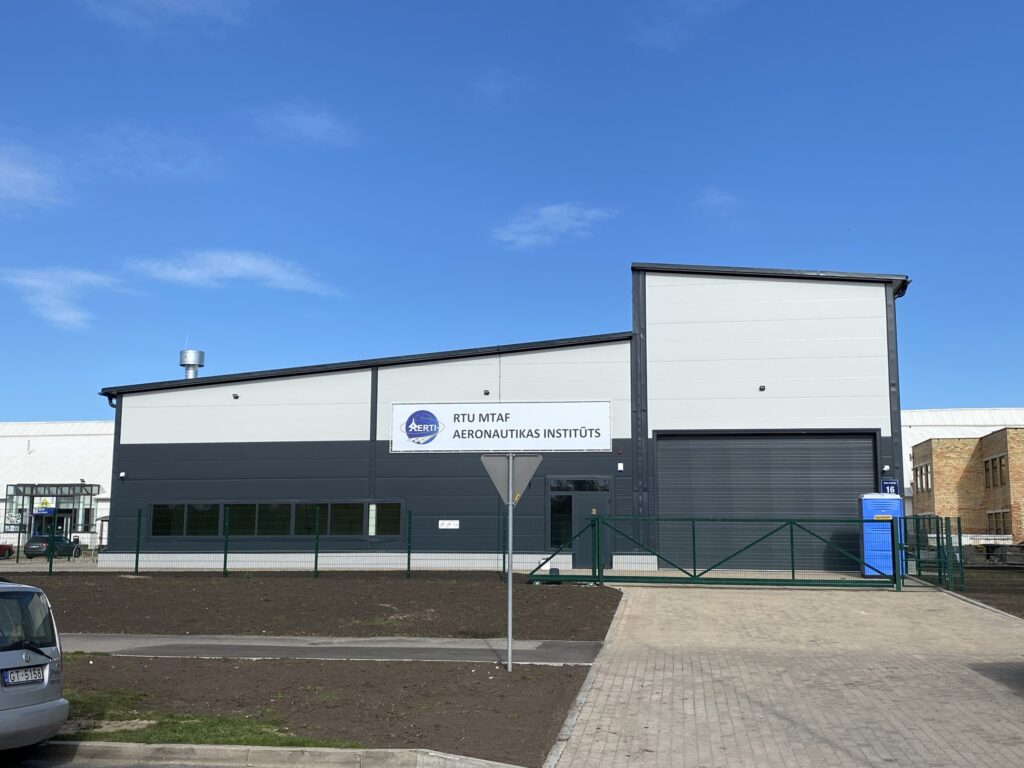 RTU mašīnzinību, transporta un aeronautikas fakultātes aeronautikas institūta angārs (Ķīpsalas iela 8) - Primary and secondary education - construction photos