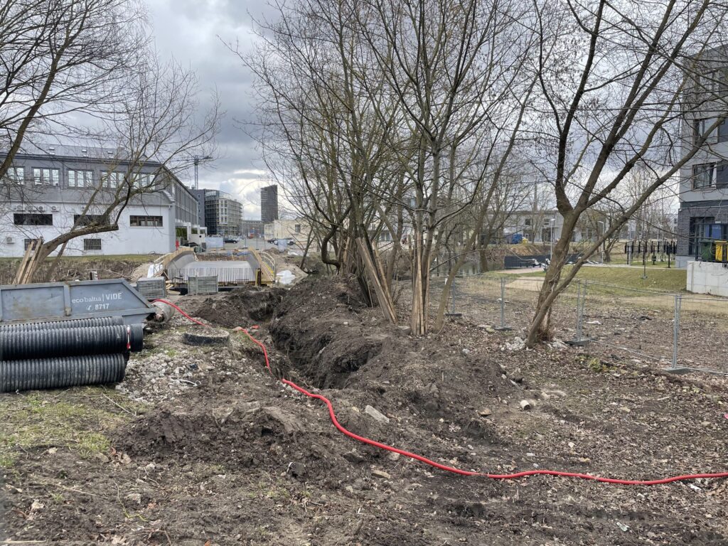 Gājēju un velosipēdu tilts pār Kīleveina grāvi (Dēļu iela) - Sild - ehituse fotod