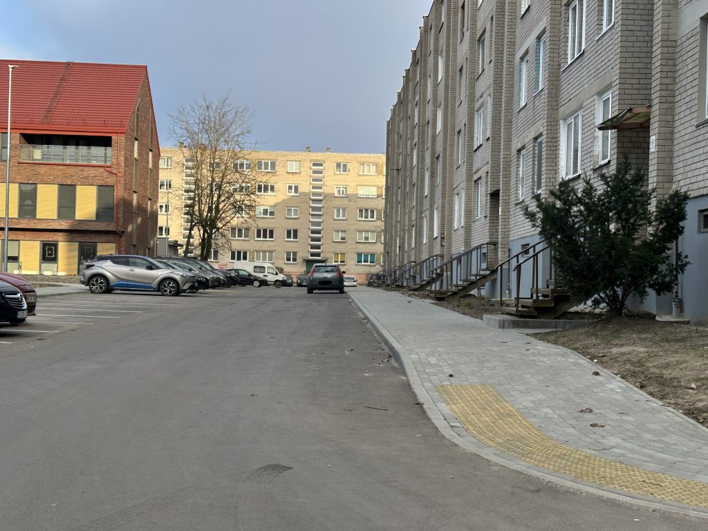 Kauno g. 45, 47, Šilutės pl. 18, 20, 22, 24 kiemas (Kauno g. 45, 47, Šilutės pl. 18, 20, 22, 24) - Ceļš - būvdarbu attēli