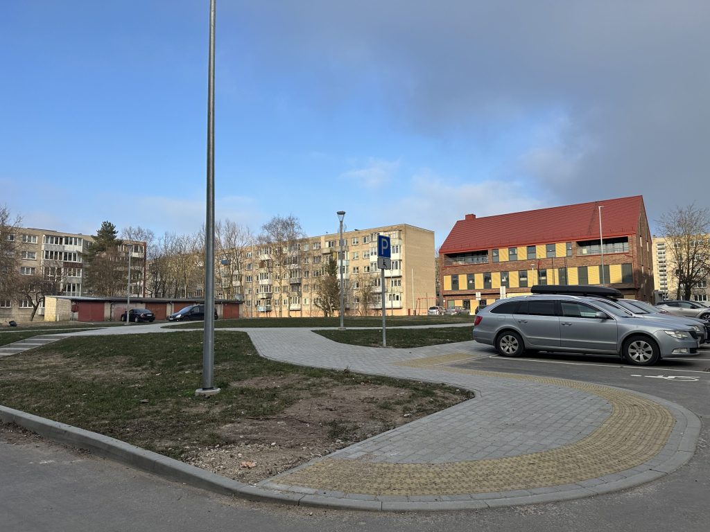 Kauno g. 45, 47, Šilutės pl. 18, 20, 22, 24 kiemas (Kauno g. 45, 47, Šilutės pl. 18, 20, 22, 24) - Ceļš - būvdarbu attēli