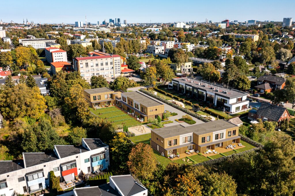 Räägu 16, 18 (Räägu 16, 18) - Ridaelamu - visuaalne