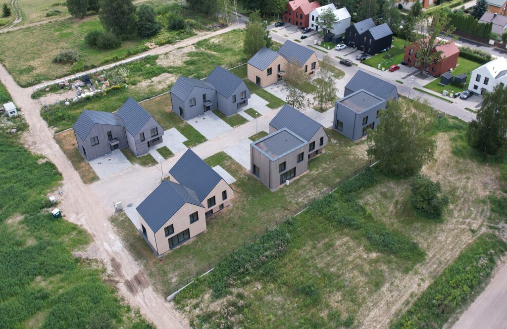 Ąžuolo kvartalas 2 etapas (Bernotų g. 4, 6, 8, 19, 21, 23) - Row housing - construction photos