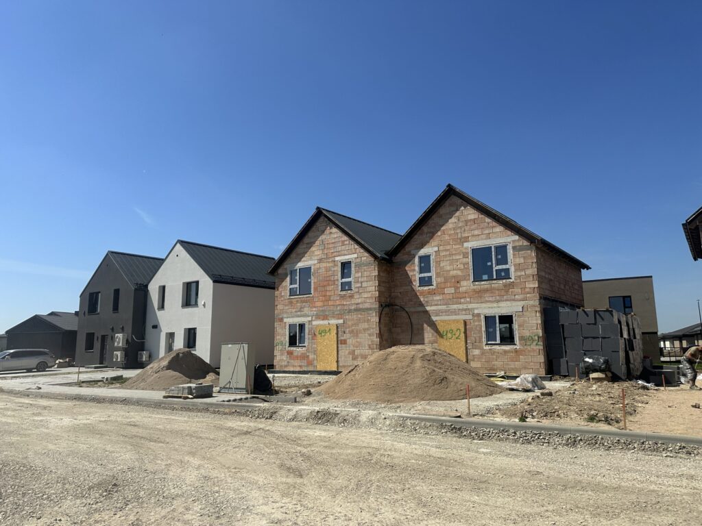 Karininkų namai (Savanorių g. 13,15,19,23,27,31,35,39,43,47,49,51, Narsiečiai) - Private house community, Row housing - construction photos