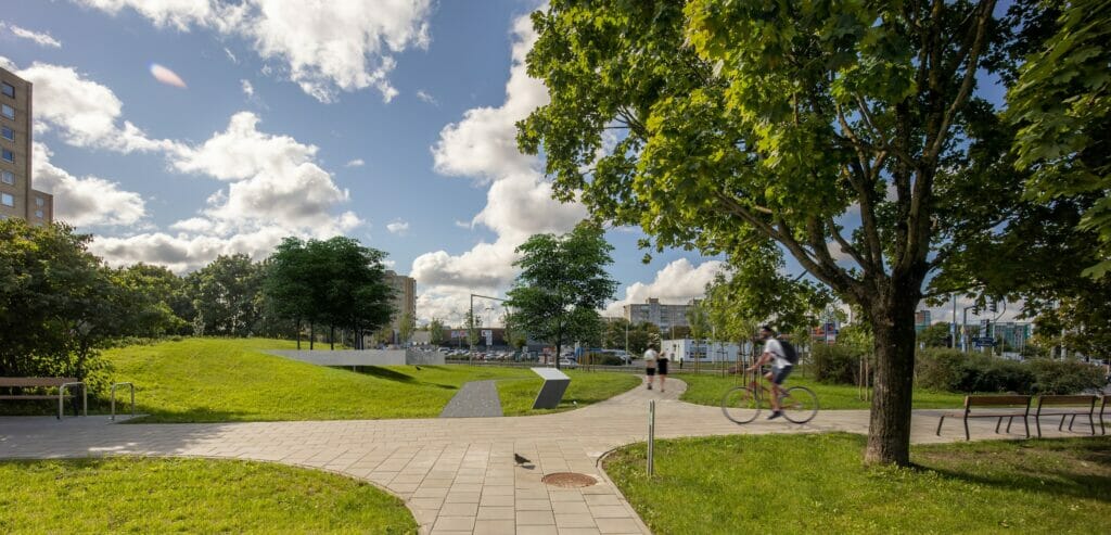 Paminklas J. Lukšai-Daumantui (Juozo Lukšos-Daumanto skveras) - Square - visualization