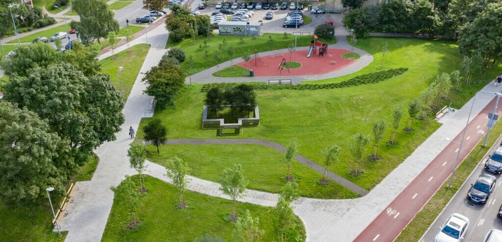 Paminklas J. Lukšai-Daumantui (Juozo Lukšos-Daumanto skveras) - Square - visualization