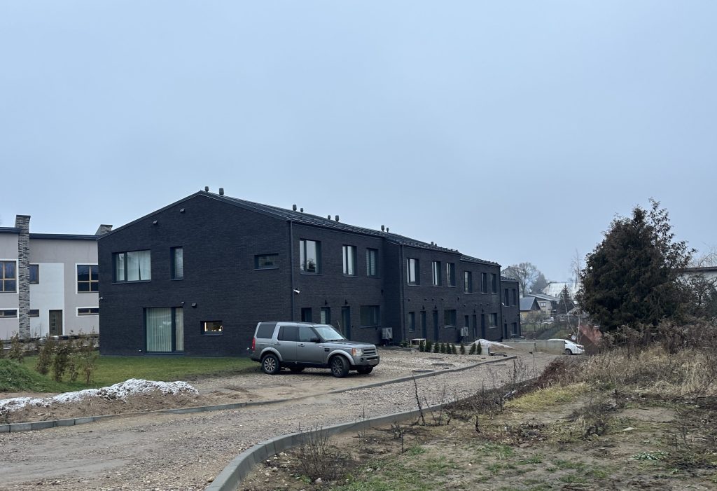 Kalno butai (Migūnų g. 17) - Row housing - construction photos