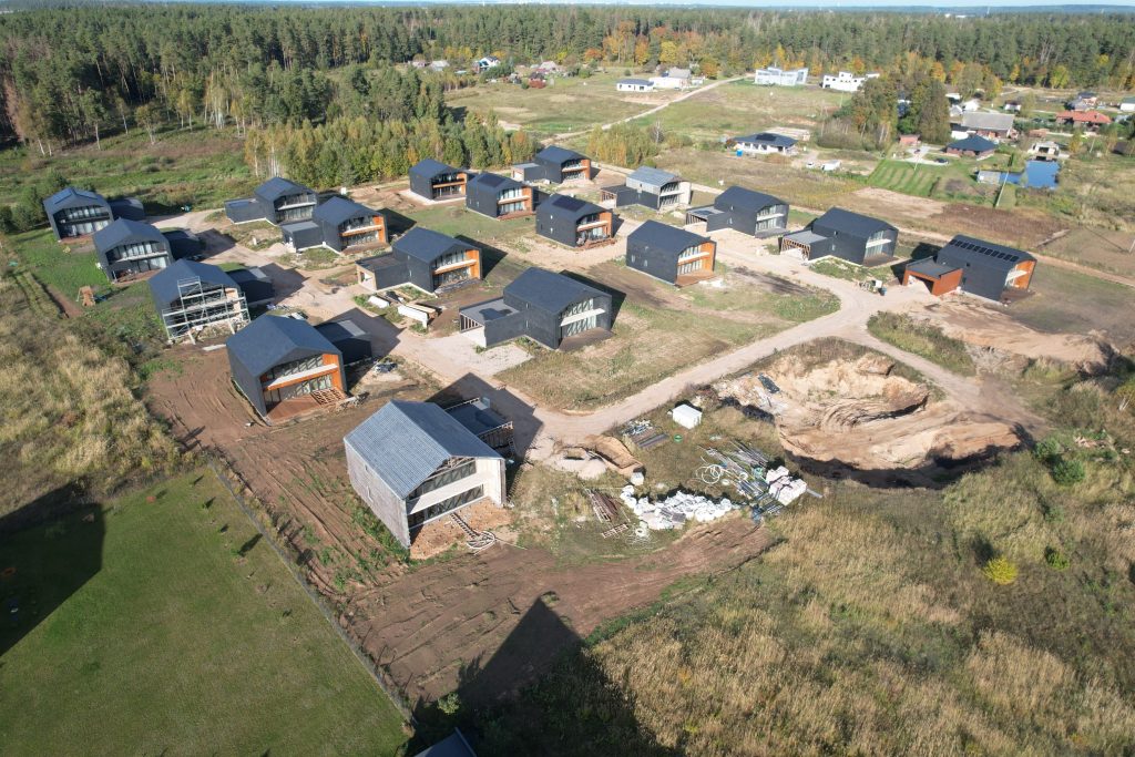 Alksnių g. 2, 4, 6, 7, 8, 9, 10, 11, 12, 13, 14, 15, 16, 18, 20, 22, 24, 26 (Alksnių g. 2, 4, 6, 7, 8, 9, 10, 11, 12, 13, 14, 15, 16, 18, 20, 22, 24, 26) - Private house community - construction photos