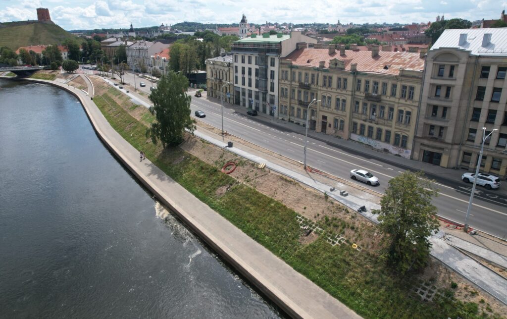 Neries kairiosios krantinės 2 etapas (Žygimantų g., Arsenalo g.) - Dviračių takas, Pakrantė - statybų nuotraukos