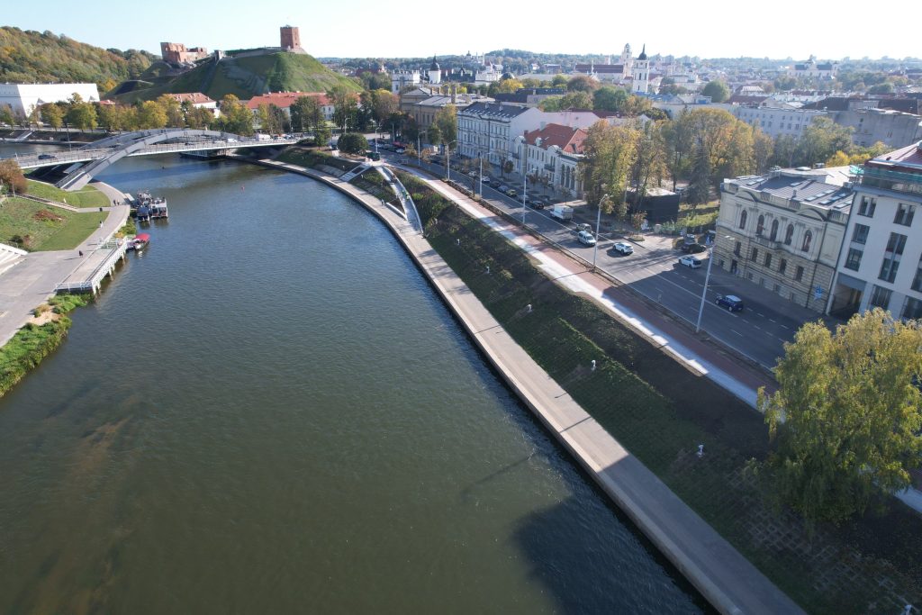 Neries kairiosios krantinės 2 etapas (Žygimantų g., Arsenalo g.) - Dviračių takas, Pakrantė - statybų nuotraukos