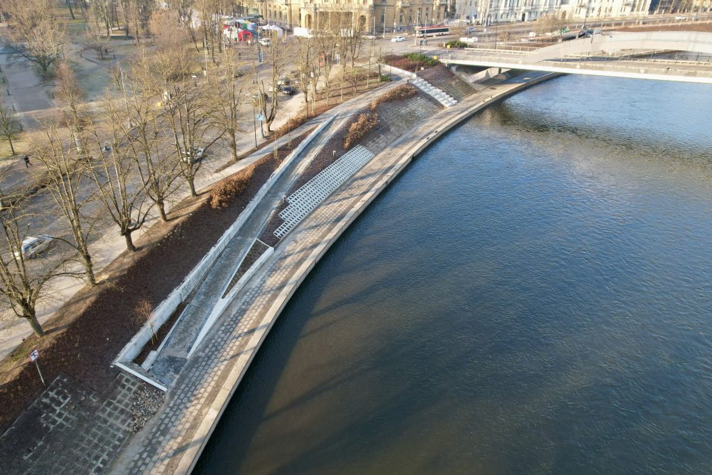 Neries kairiosios krantinės 2 etapas (Žygimantų g., Arsenalo g.) - Dviračių takas, Pakrantė - statybų nuotraukos