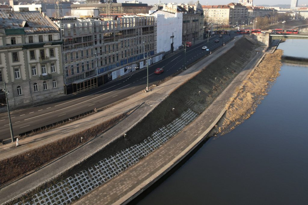 Neries kairiosios krantinės 2 etapas (Žygimantų g., Arsenalo g.) - Dviračių takas, Pakrantė - statybų nuotraukos