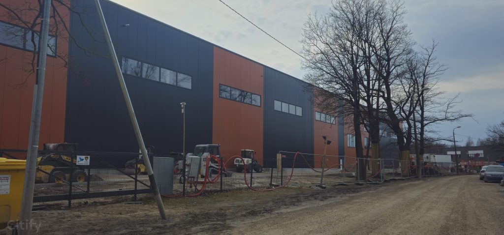 "Tonybet Padel" arēna (Kauguru iela 8, 10) - Birojs / Elastīgu platību, Noliktava / Izplatīšanas centrs - būvdarbu attēli