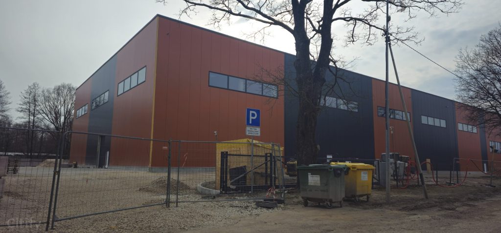 "Tonybet Padel" arēna (Kauguru iela 8, 10) - Birojs / Elastīgu platību, Noliktava / Izplatīšanas centrs - būvdarbu attēli