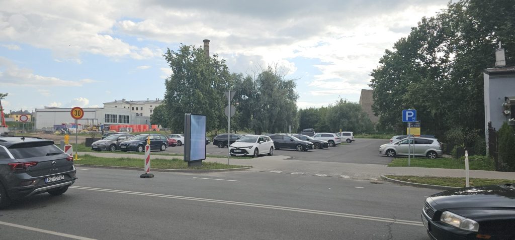 Lāčplēša Skvērs (Lāčplēša iela 74, 76A, 76, 76B, Visvalža iela 5, 5A, 5B, 5C, 5D, 5E) - Food store, Health center, Multi apartment, Office center - construction photos