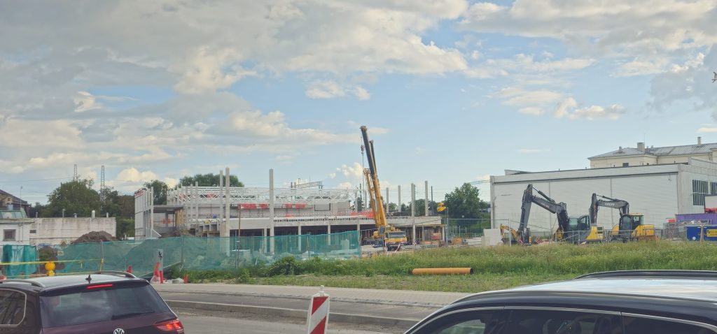 Lāčplēša Skvērs (Lāčplēša iela 74, 76A, 76, 76B, Visvalža iela 5, 5A, 5B, 5C, 5D, 5E) - Food store, Health center, Multi apartment, Office center - construction photos