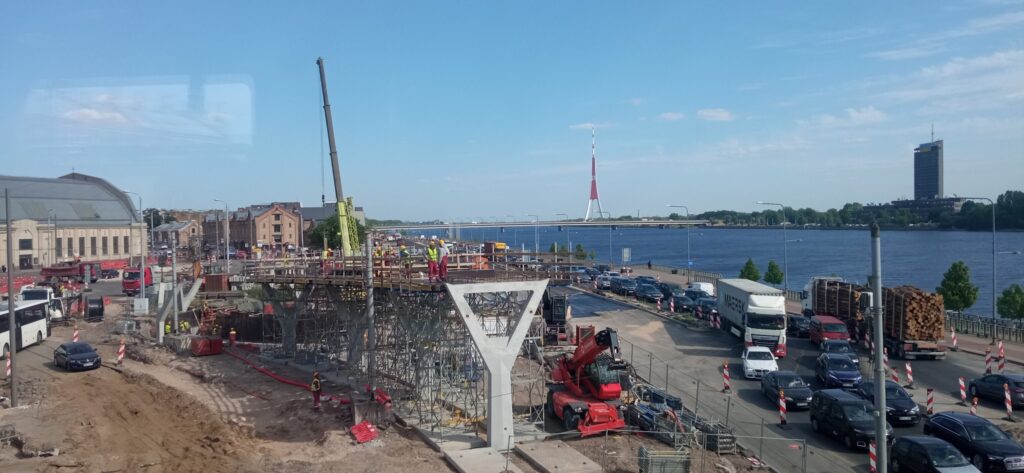 Ģenerāļa Radziņa krastmalas, 13. janvāra ielas un 11. novembra krastmalas krustojuma pārbūve (Ģenerāļa Radziņa krastmala, 13. janvāra iela, 11. novembra krastmala) - Kelias - statybų nuotraukos