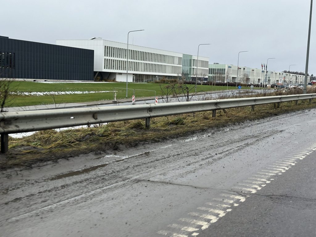 Jungiamasis kelias šalia A2 nuo Tarandės g. (Tarandės g.) - Tänav - ehituse fotod