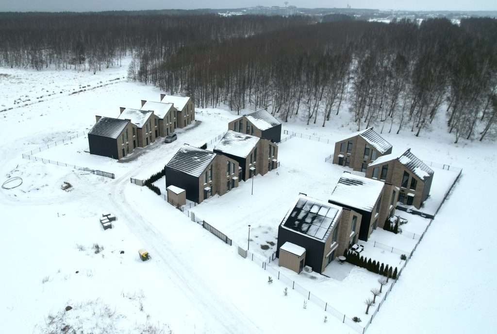 J7 Beržas (Latgalos g. 7, 9, 10, 12, 13, 15, 17, 19, 21) - Sublokuoti namai - statybų nuotraukos