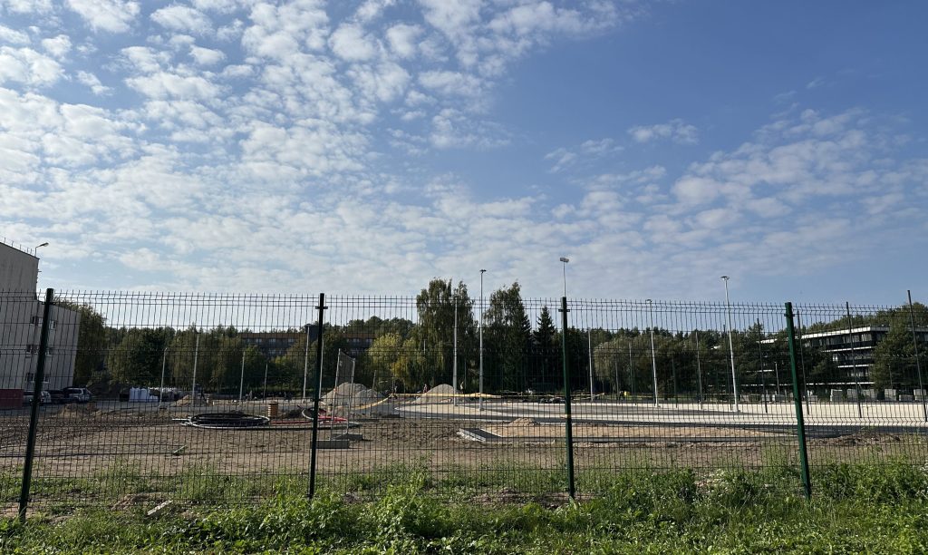 Baltijos pagrindnės mokyklos stadiono rekonstrukcija (Sodų g. 50) - Sporta laukums vai korti - būvdarbu attēli