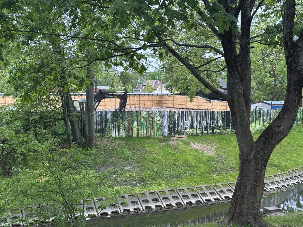 BANGA (J. Basanavičiaus g. 2) - Toitlustusasutus, Kaubanduskeskus - ehituse fotod