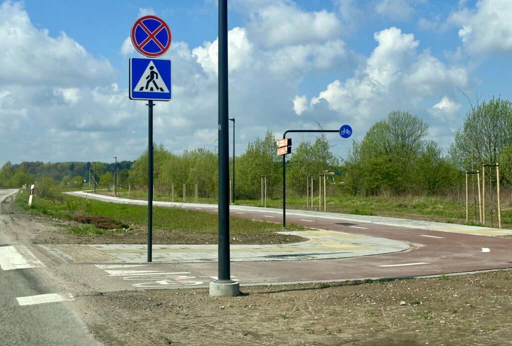 Dviračių takas Fermentų g. - Liepų alėja (Fermentų g., V. A. Graičiūno g., Stasylų g., Vinkšnų g.) - Dviračių takas - statybų nuotraukos