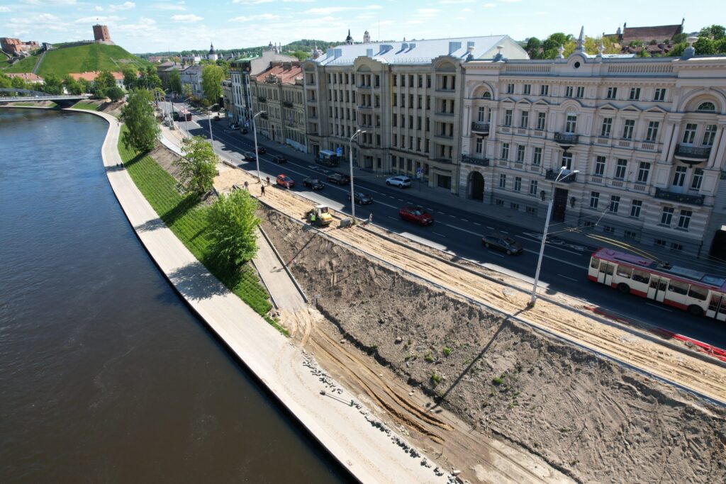 Neries kairiosios krantinės 2 etapas (Žygimantų g., Arsenalo g.) - Dviračių takas, Pakrantė - statybų nuotraukos