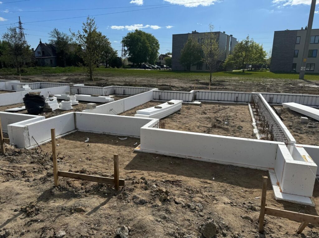 Ąžuolų alėja Paupiuose | 2 etapas (Klemiškės g. 20a) - Row housing - construction photos