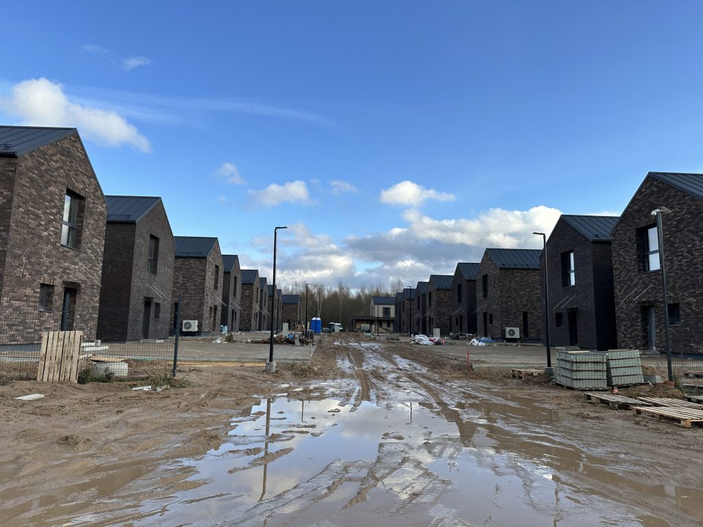 Salininkų alėja (Griežlių g. 30, 32, 34, 36, 38, 42, 44, 46, 48) - Row housing - construction photos