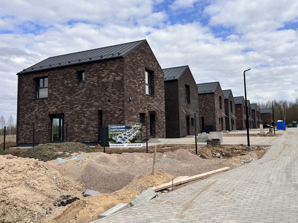 Salininkų alėja (Griežlių g. 30, 32, 34, 36, 38, 42, 44, 46, 48) - Row housing - construction photos