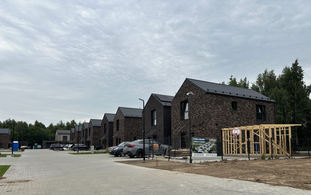 Salininkų alėja (Griežlių g. 30, 32, 34, 36, 38, 42, 44, 46, 48) - Row housing - construction photos