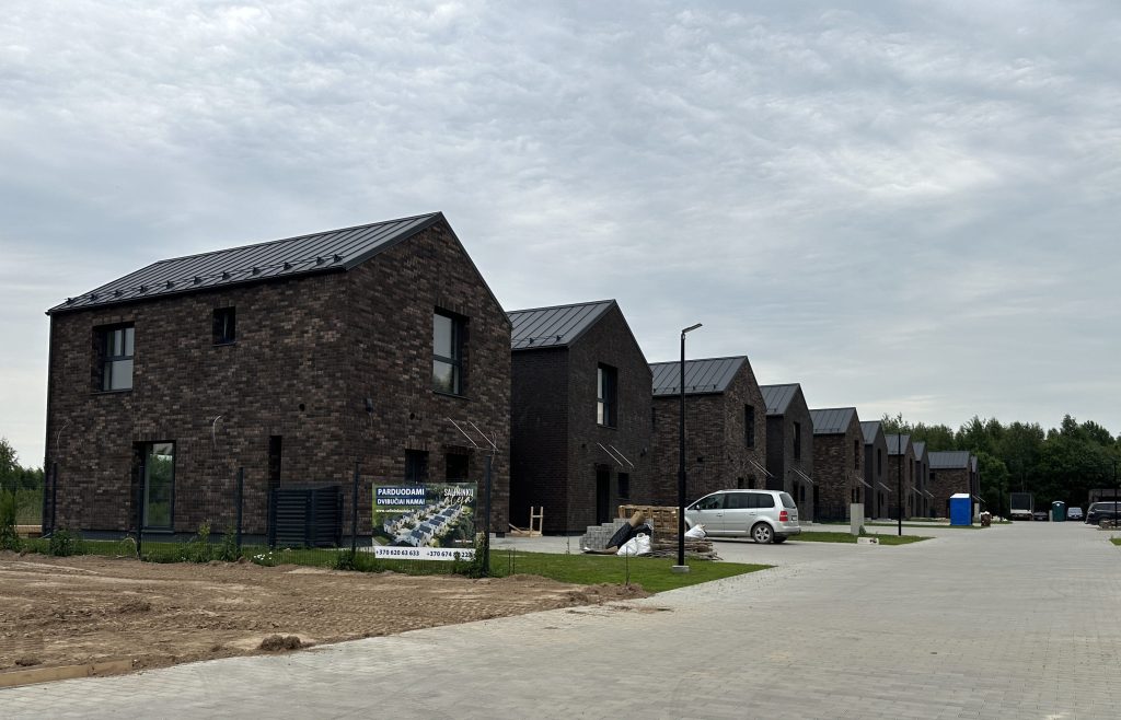 Salininkų alėja (Griežlių g. 30, 32, 34, 36, 38, 42, 44, 46, 48) - Row housing - construction photos