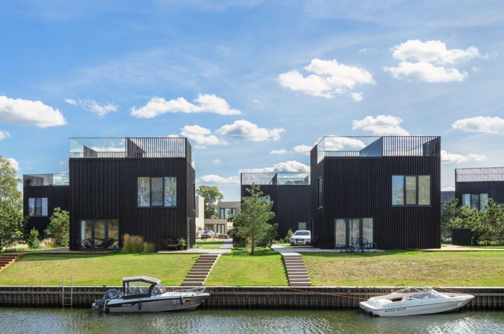 Svencelės salos | Juodkrantės sala (Juodkrantės g. 1, 2, 3, 4, 5, 6, 7, 8, 9, 10, 11, 12, 13, 14, 15, 16, Vandenų g. 16, 18) - Private house community - visualization