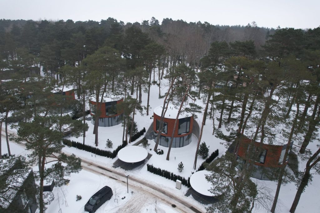 Kopų žuvėdra 2 etapas - apartamentai (Litorinos g. 2 - 40, 3 - 35, Girulių pl. 15, 15A, 15B, 17, 17A, 17B, 19, 19A, 21, 21A, 23, 23A, 25, 25A, 25B ) - Privačių namų kvartalas, Sublokuoti namai - statybų nuotraukos