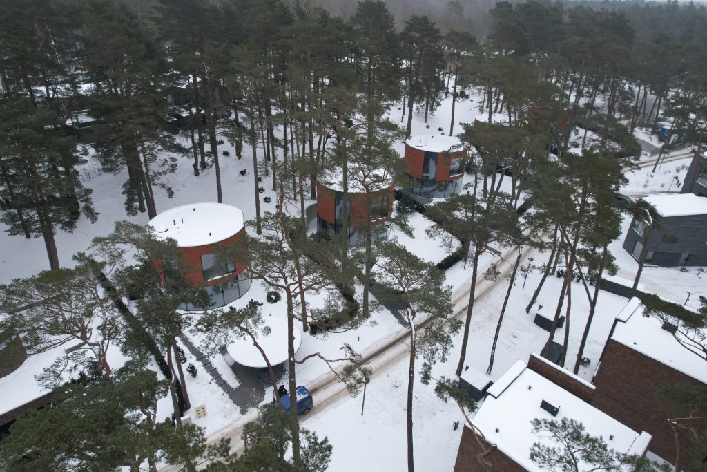 Kopų žuvėdra 2 etapas - apartamentai (Litorinos g. 2 - 40, 3 - 35, Girulių pl. 15, 15A, 15B, 17, 17A, 17B, 19, 19A, 21, 21A, 23, 23A, 25, 25A, 25B ) - Privačių namų kvartalas, Sublokuoti namai - statybų nuotraukos