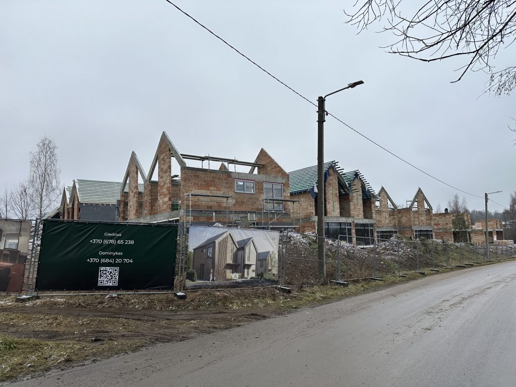 Pavilnio svajos 1 etapas (Žemoji g. 108, 110) - Row housing - construction photos