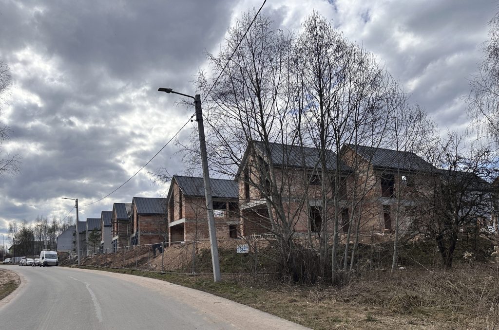 Pavilnio svajos 1 etapas (Žemoji g. 108, 110) - Row housing - construction photos