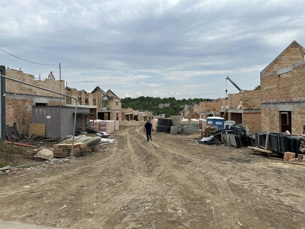 Pavilnio svajos 2 etapas (Žemoji g. 108, 110) - Row housing - construction photos