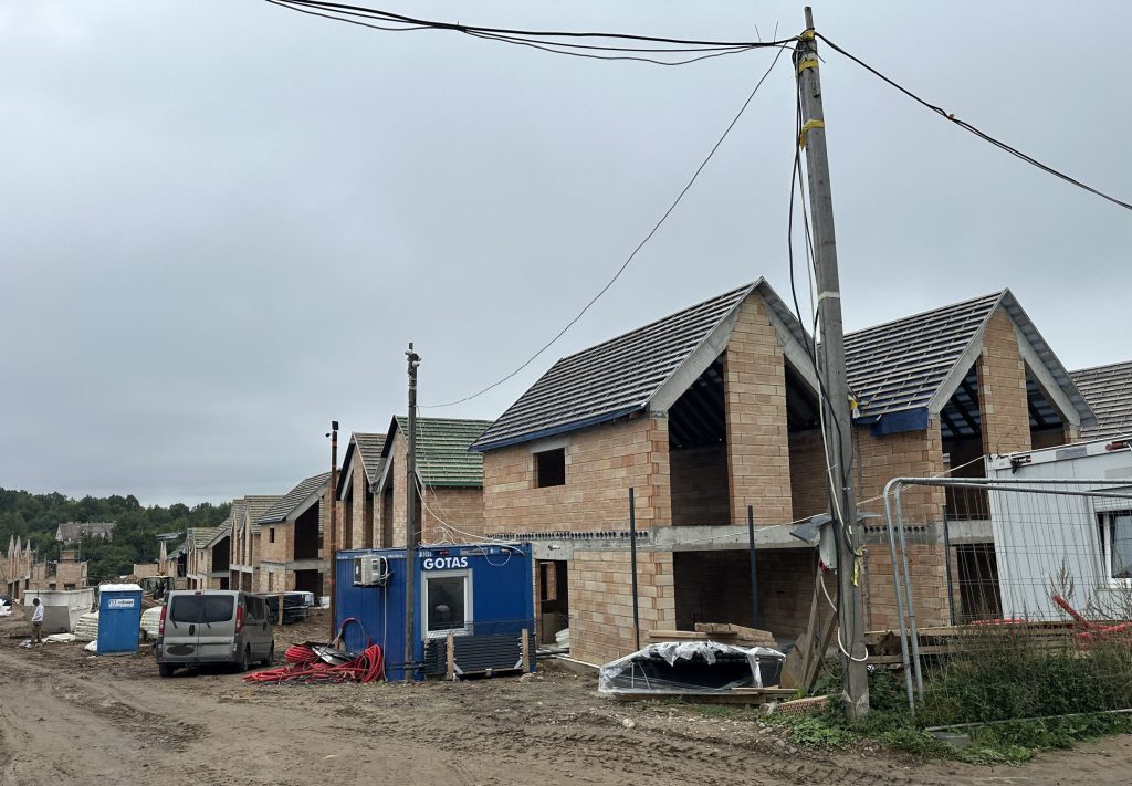 Pavilnio svajos 2 etapas (Žemoji g. 108, 110) - Row housing - construction photos